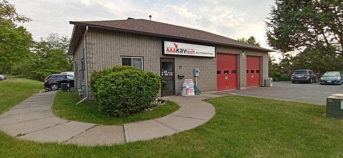 Turn-key, Prime Auto-Garage Building And Business In Ottawa