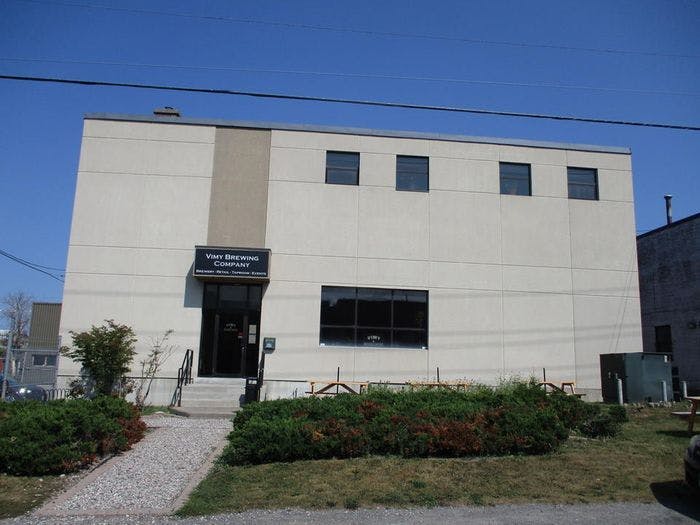 Industrial Warehouse For Lease On Loretta Avenue N, Ottawa