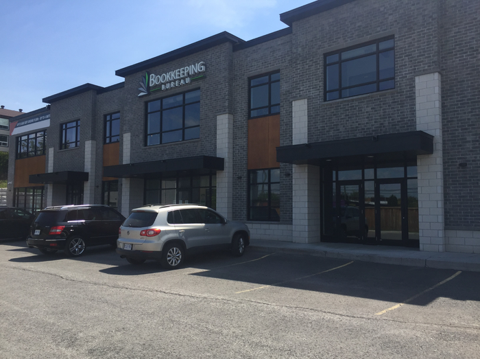  5,500 SF Office/Retail Space For Lease In Place Esquire, Ottawa