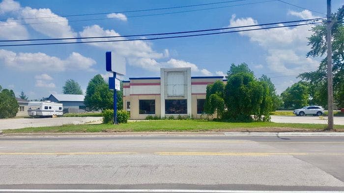 For Sale/Lease, Freestanding Retail Building in Forest