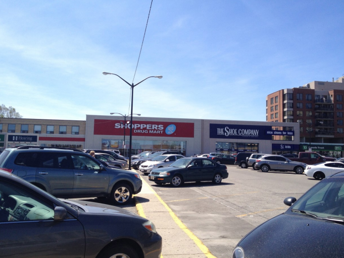Retail Space At Lawrence Plaza For Lease