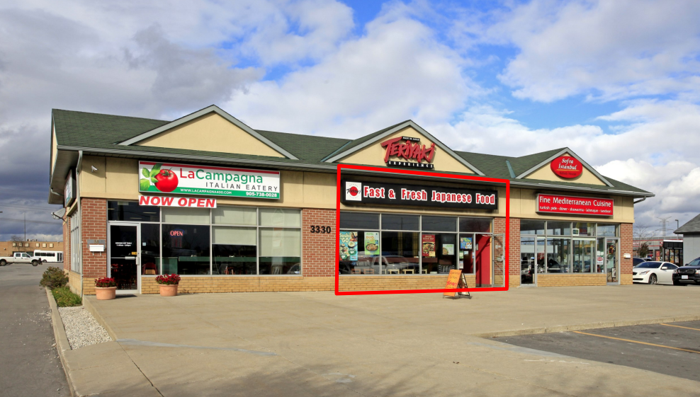 Retail Space In A Busy Plaza On Steeles Avenue