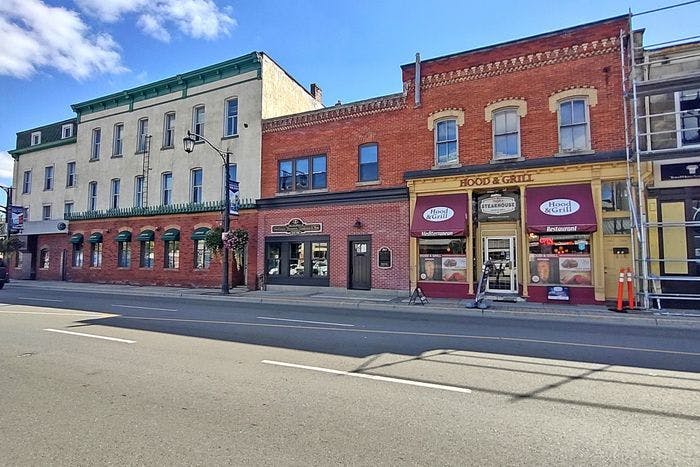 2 Story Commercial Building in the Heart of Old Milton