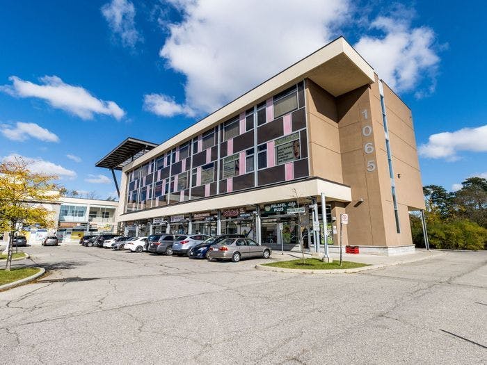 Retail unit for sale in Mississauga