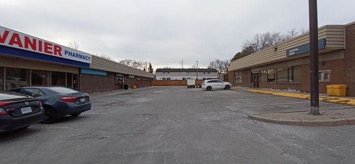 Retail Space In An Established Commercial Plaza