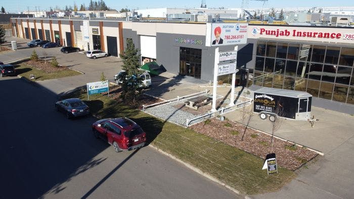 1,000sf Shell South Edmonton for Sale