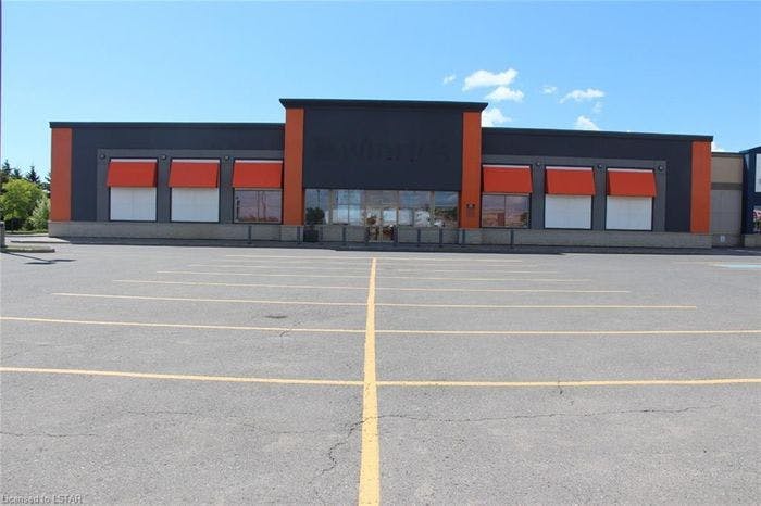 Commercial Retail Space For Lease In Thunder Bay