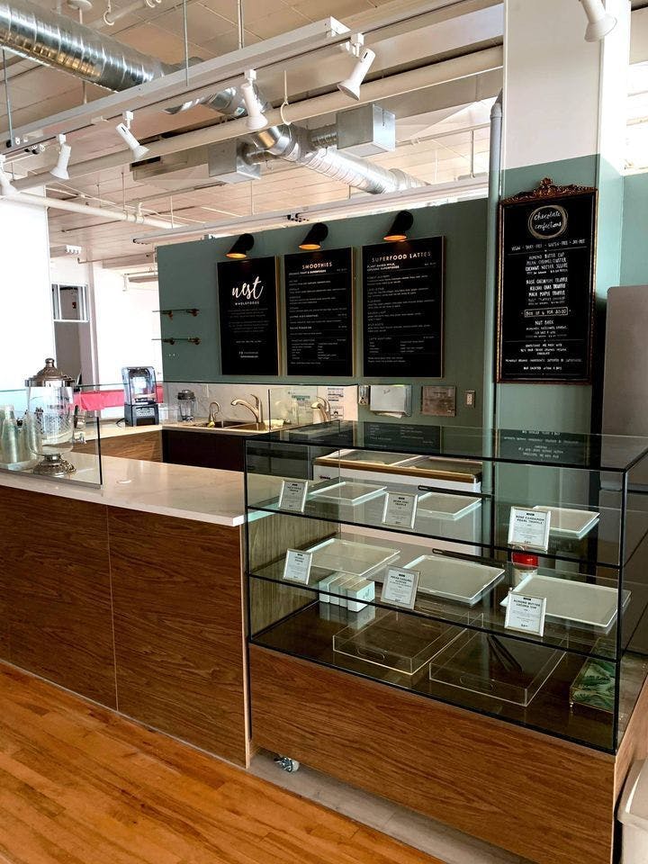 Turn Key Superfood Smoothie Bar/ Booth For Sale In Edmonton