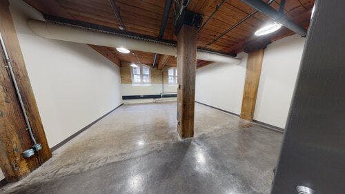 Bright Office Start-Up Space For Lease In Toronto 