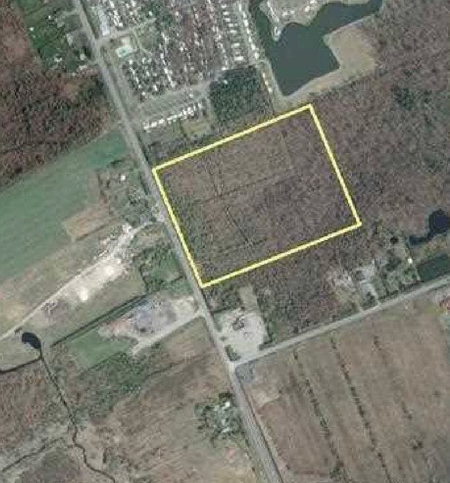 Commercial land 18.42 acres in Limoges Ontario