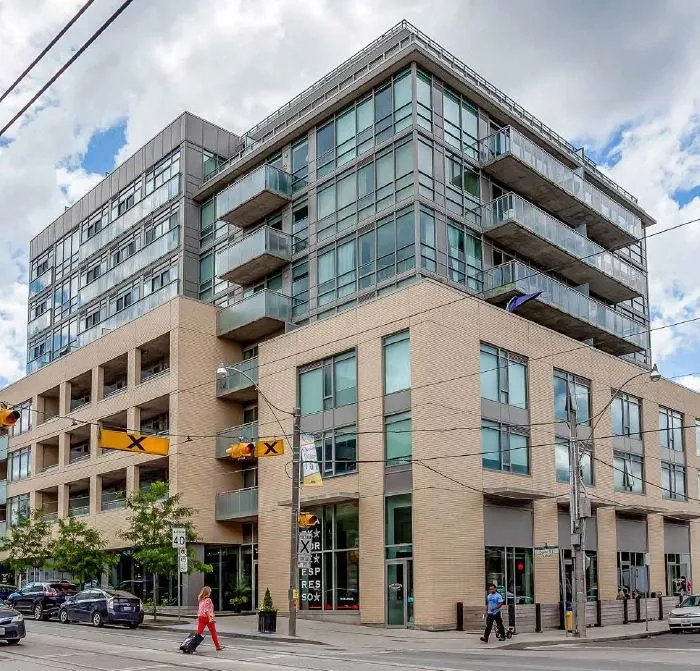 Retail Building For Lease In Toronto